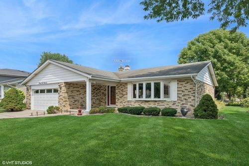 2519 N Dryden Pl, Arlington Heights, IL, 60004-2654 | Card Image