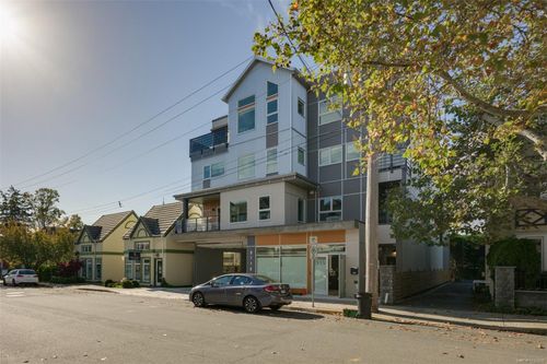 401-9716 3rd St, Sidney, BC, V8L3A2 | Card Image