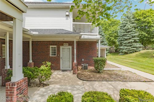 14286 Moravian Manor Cir, Sterling Heights, MI, 48312-5796 | Card Image