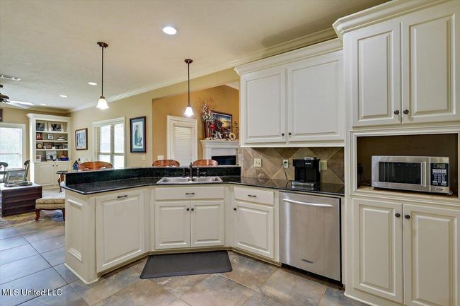 10-1012 Woodbridge Dr | Image 10