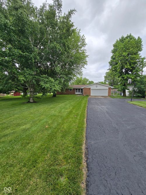 9984 W Sunset Ln, Elwood, IN, 46036-8830 | Card Image