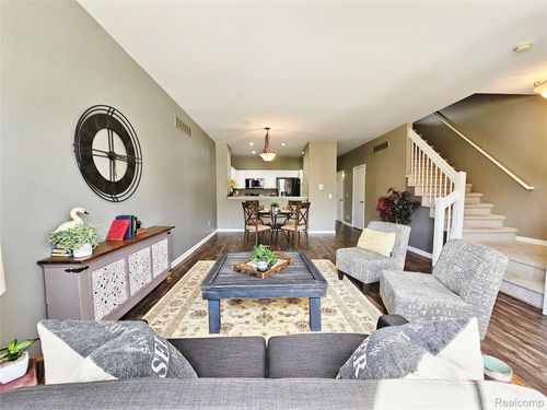 40-29181 Philadelphia Dr, Chesterfield, MI, 48051-3785 | Card Image