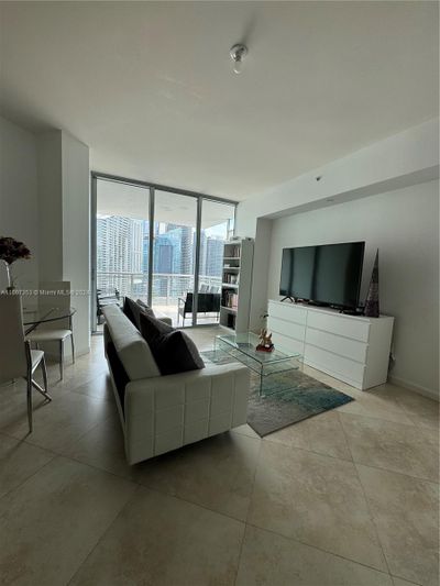 3208 - 350 S Miami Ave, Condo with 1 bedrooms, 1 bathrooms and null parking in Miami FL | Image 2