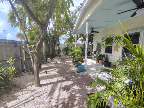 5435 5th Ave, Stock Island, FL, 33040-6039 | Card Image