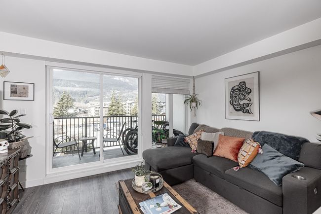 307 - 1365 Pemberton Avenue, Condo with 1 bedrooms, 1 bathrooms and 1 parking in Squamish BC | Image 12