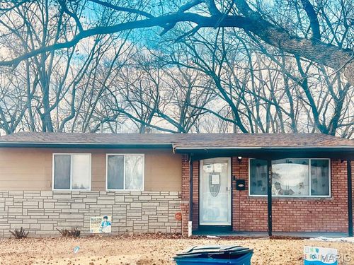 10047 Castle Dr, Saint Louis, MO, 63136-5552 | Card Image