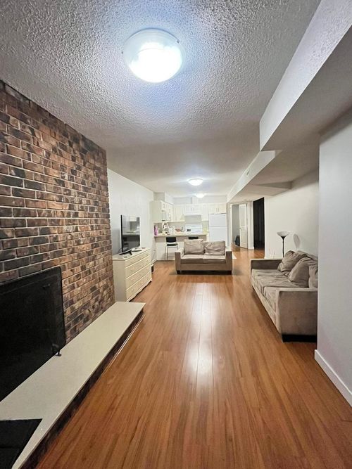 7489 19th Ave, Burnaby, BC, V3N1E5 | Card Image