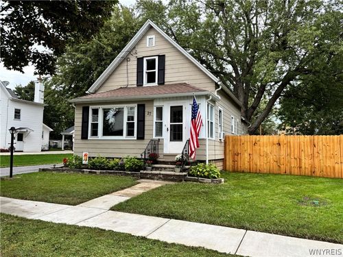 27 Brandel Ave, Lancaster, NY, 14086-1905 | Card Image