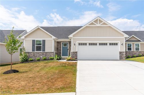 1002 Bookman Ave, Akron, OH, 44312-4142 | Card Image