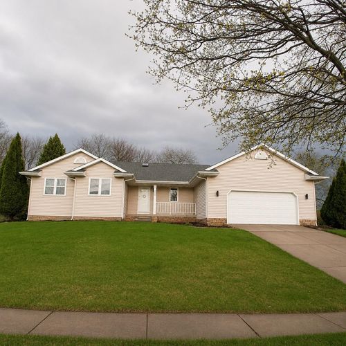 328 N ATWOOD LN N Atwood Lane, Deerfield, WI, 53531-9425 | Card Image