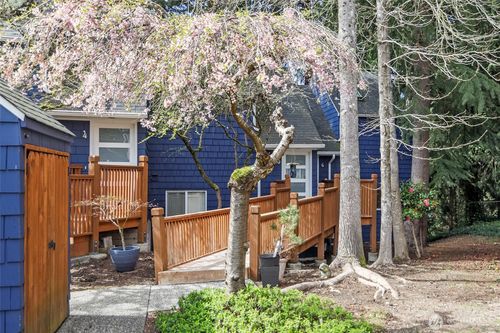 6-9165 45th Ave Sw, Seattle, WA, 98136-2673 | Card Image
