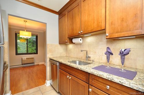 apt-3j-128 Colonial Pkwy, Yonkers, NY, 10710-3828 | Card Image
