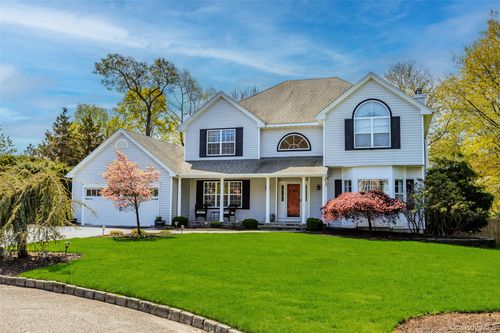 10 Clemens Ct, East Setauket, NY, 11733-1760 | Card Image