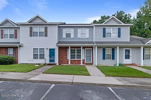 305 Meadowbrook Ln, Jacksonville, NC, 28546-7872 | Card Image