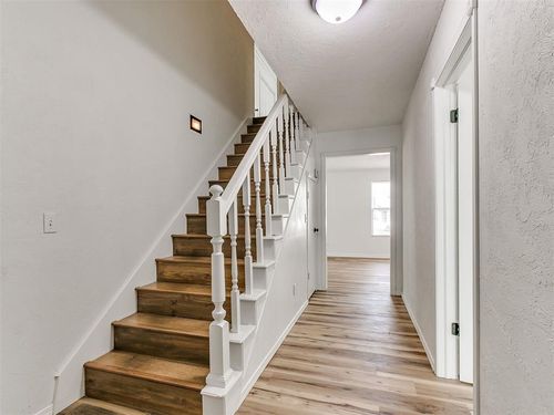 3301 Simmons Dr, Del City, OK, 73115-1865 | Card Image