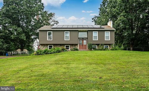 587 Kemp Rd, POTTSTOWN, PA, 19465-7648 | Card Image