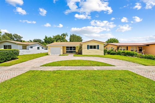 1925 N 39th Ave, Hollywood, FL, 33021-4840 | Card Image