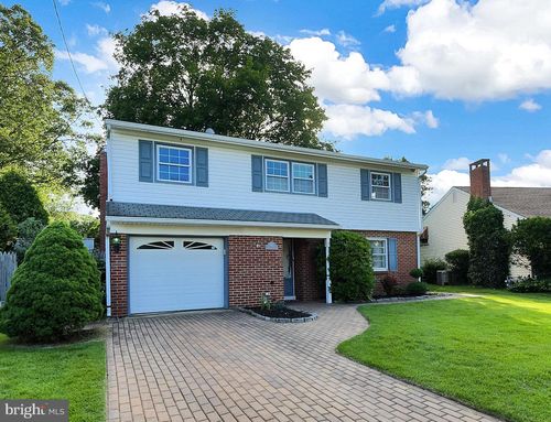 15 Constance Dr, Hamilton, NJ, 08620-2902 | Card Image