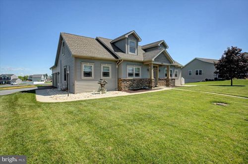 702 Southwood Dr, SHIPPENSBURG, PA, 17257-8028 | Card Image