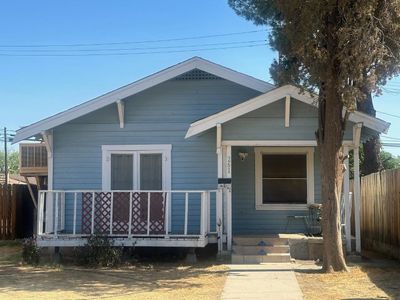 261 W Durian Ave, House other with 2 bedrooms, 1 bathrooms and null parking in Coalinga CA | Image 1