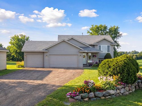 919 189th Ave, New Richmond, WI, 54017-7525 | Card Image