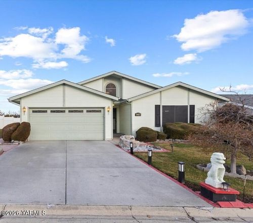 302 S 76th Ave, Yakima, WA, 98908-4109 | Card Image
