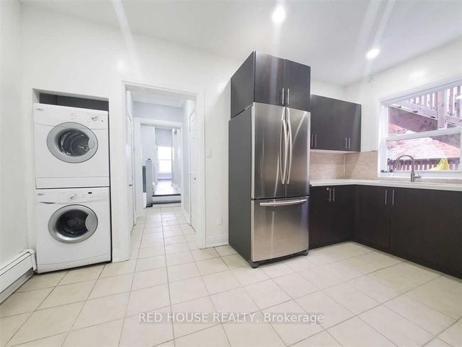 3 - 77 Victoria Ave N, Home with 2 bedrooms, 1 bathrooms and 1 parking in Hamilton ON | Image 7
