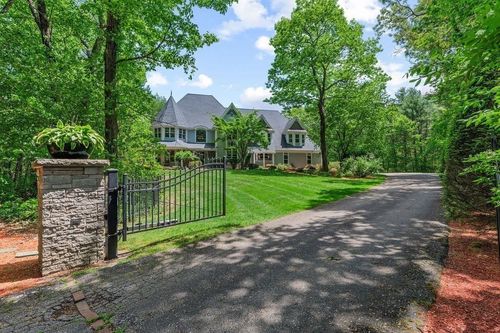 11 Windsor Dr, Foxboro, MA, 02035-2224 | Card Image