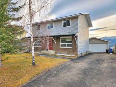 10849 98 Ave, House detached with 3 bedrooms, 1 bathrooms and 4 parking in Grande Cache AB | Image 1