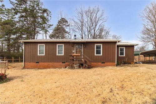 622 Worthville St, Randleman, NC, 27317-2040 | Card Image