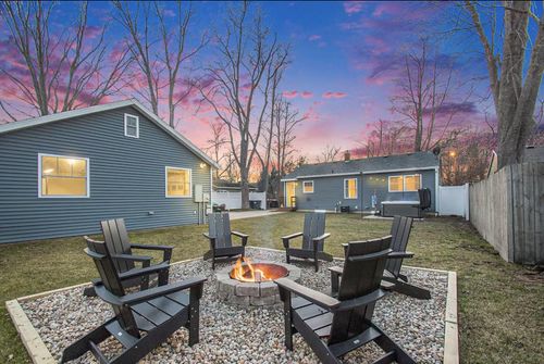 1105 Hazel St, South Haven, MI, 49090-1659 | Card Image