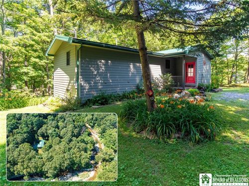 49 Oak St, Westfield, NY, 14787-1243 | Card Image