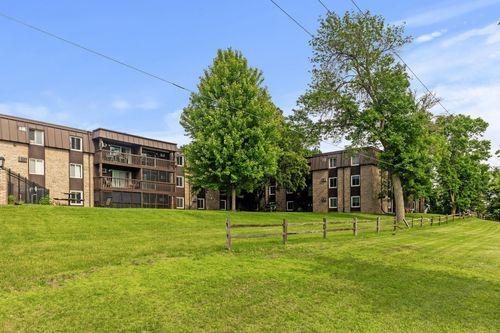 apt-328-4207 Lakeside Ave N, Brooklyn Center, MN, 55429-3826 | Card Image