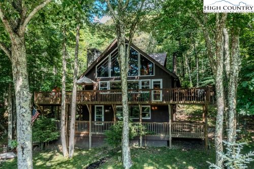 105 Hawthorne Road, Beech Mountain, NC, 28604 | Card Image