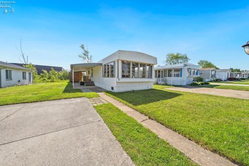 139 Rathbun Dr, Marblehead, OH, 43440-9549 | Card Image