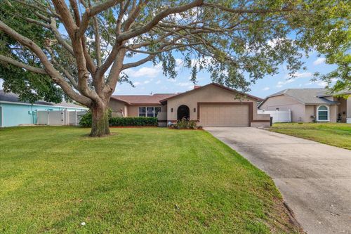 2584 58th Ave S, St Petersburg, FL, 33712-4927 | Card Image