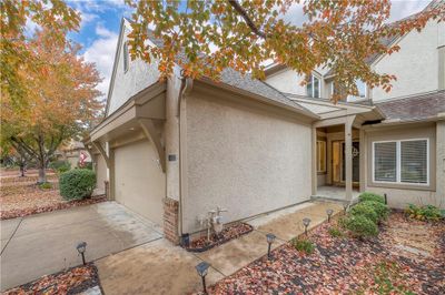 14302 Russell Street, Townhouse with 4 bedrooms, 2 bathrooms and null parking in Overland Park KS | Image 2