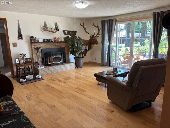 Living Room | Image 8