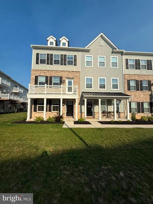11 E Front St, BRIDGEPORT, PA, 19405 | Card Image