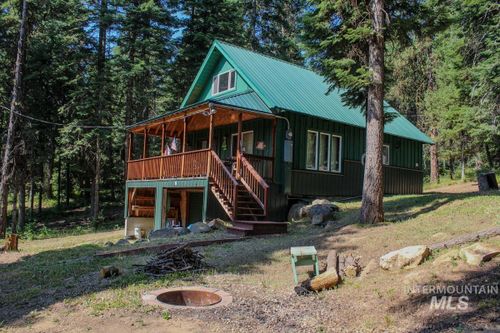 4 Ogburn Ln, Cascade, ID, 83611-5042 | Card Image