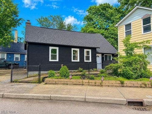 842 Starkweather Ave, Cleveland, OH, 44113-4620 | Card Image