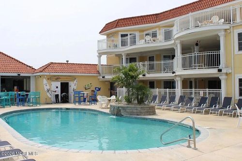 104-106 W Spruce Avenue, North Wildwood, NJ, 08260 | Card Image