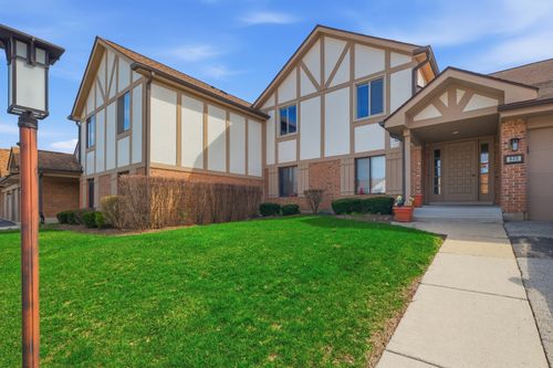 2a-825 Thornton Ct, Schaumburg, IL, 60193-4852 | Card Image