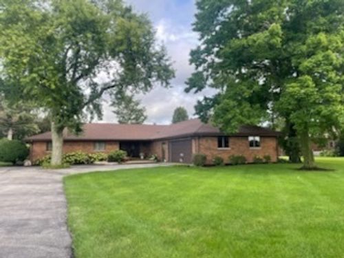 300 S Westview Dr, Pontiac, IL, 61764-3567 | Card Image
