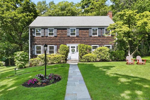 16 Old Farm Ln, Hartsdale, NY, 10530-2204 | Card Image
