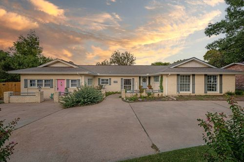 2509 Wooded Acres Dr, Waco, TX, 76710-1561 | Card Image