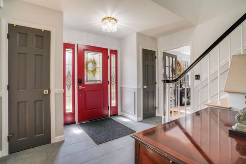 8 Stoneybrook Ln, Salem, NH, 03079-1805 | Card Image