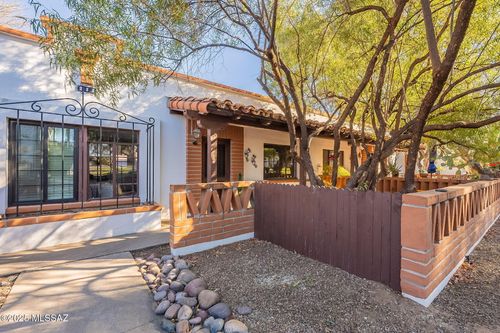 233 S Paseo Pena, Green Valley, AZ, 85614-2779 | Card Image