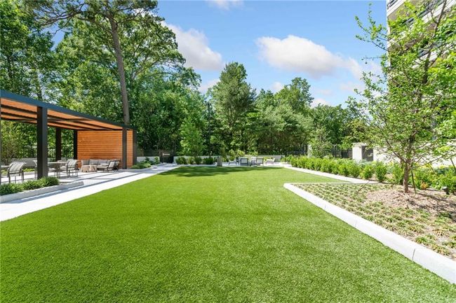 APT-6A - 2660 Peachtree Rd Nw, Condo with 2 bedrooms, 2 bathrooms and 2 parking in Atlanta GA | Image 32