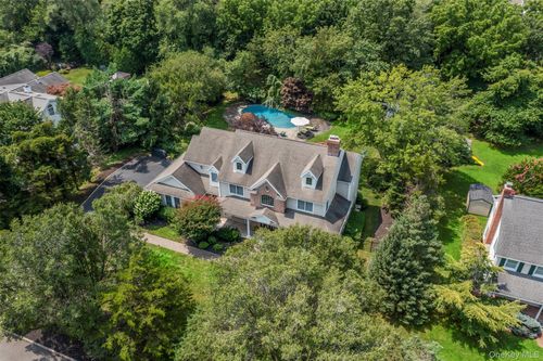 4 Daniel Way, Setauket, NY, 11733-3053 | Card Image